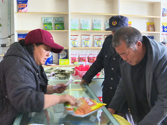 春耕备耕正当时 农资市场供应足